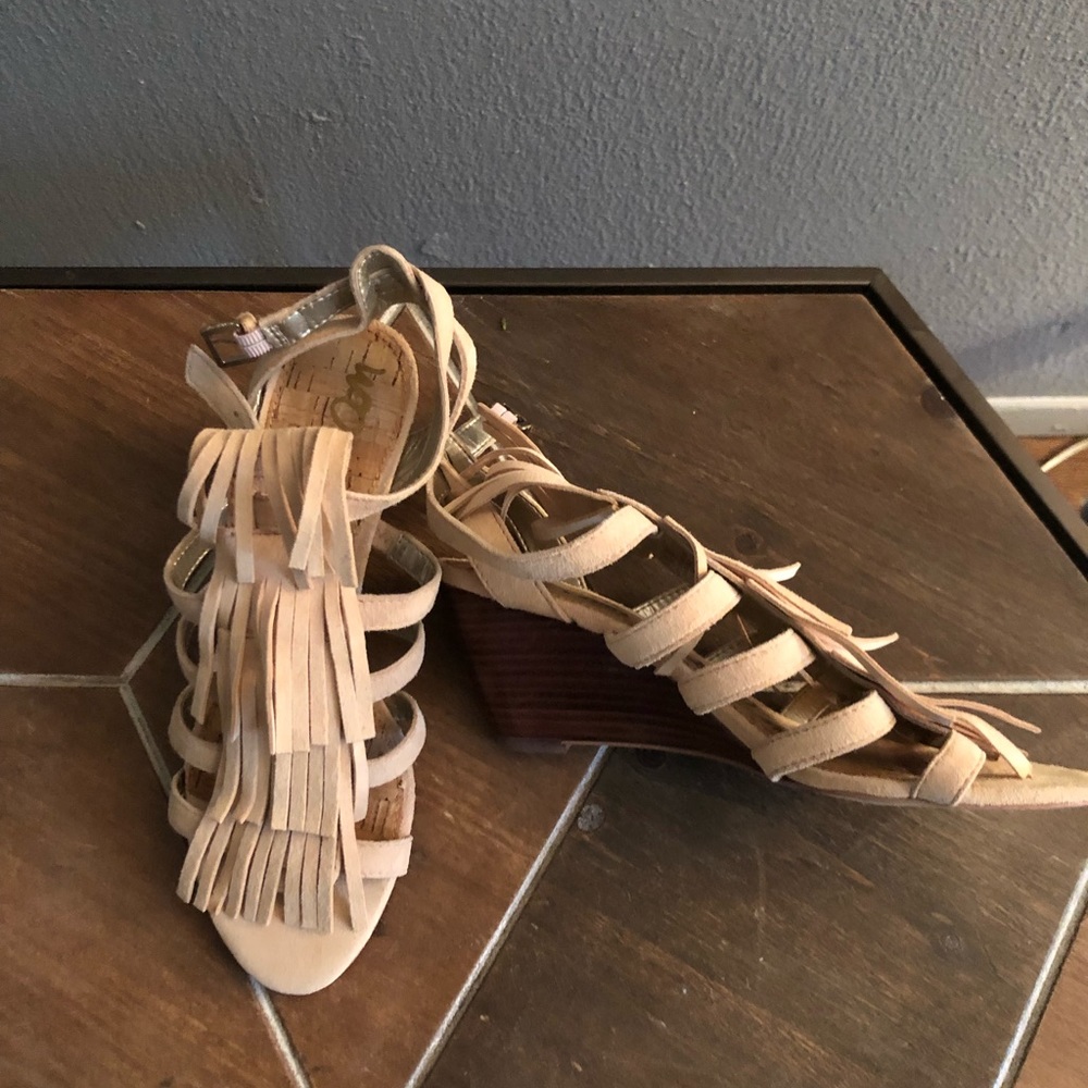 Sam Edelman nude suede fringe sandals
